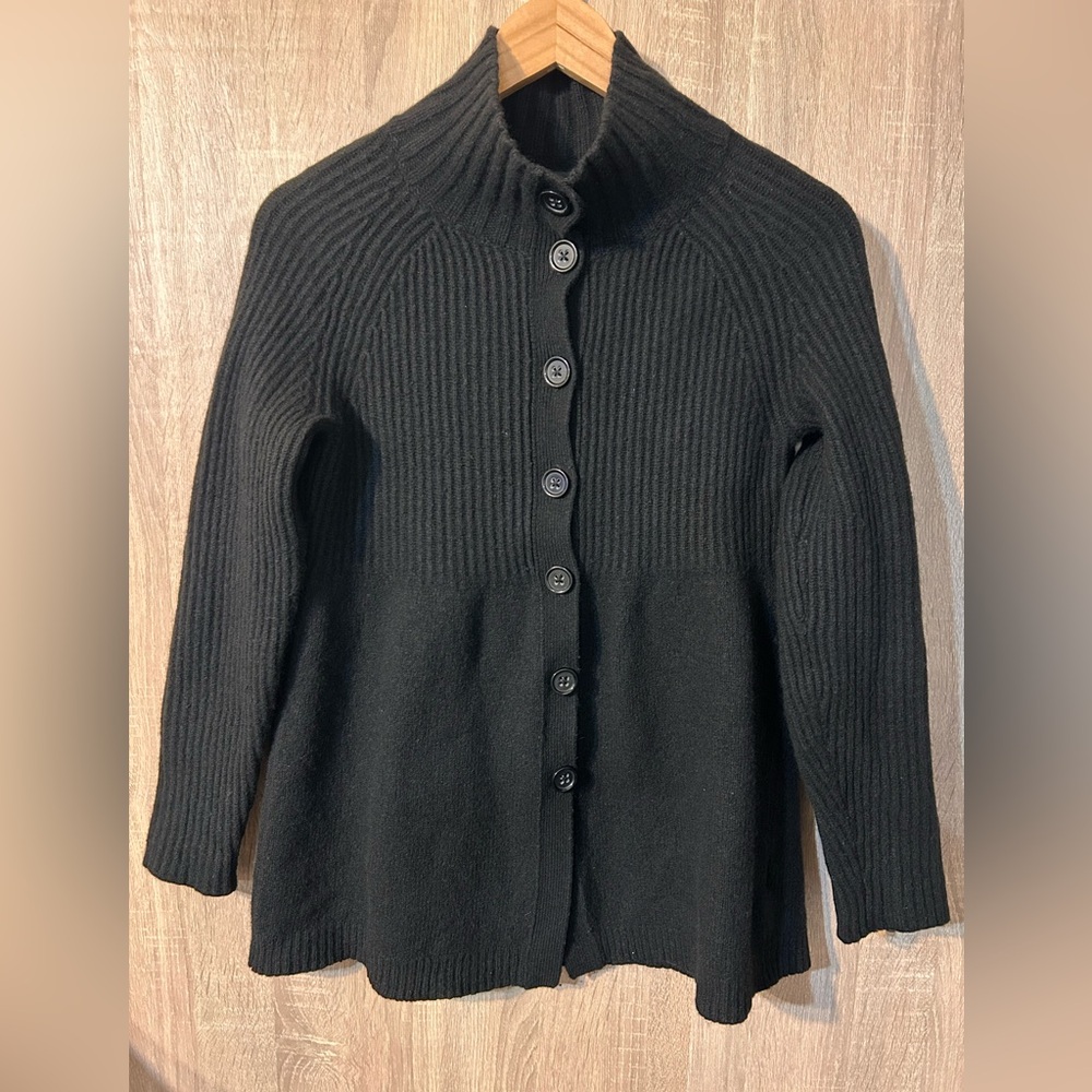 Banana Republic Black Ribbed Cardigan Size Medium
Wool Cashmere Blend